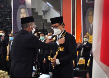 Ketua MWA Lantik Rektor UB Periode 2022-2027